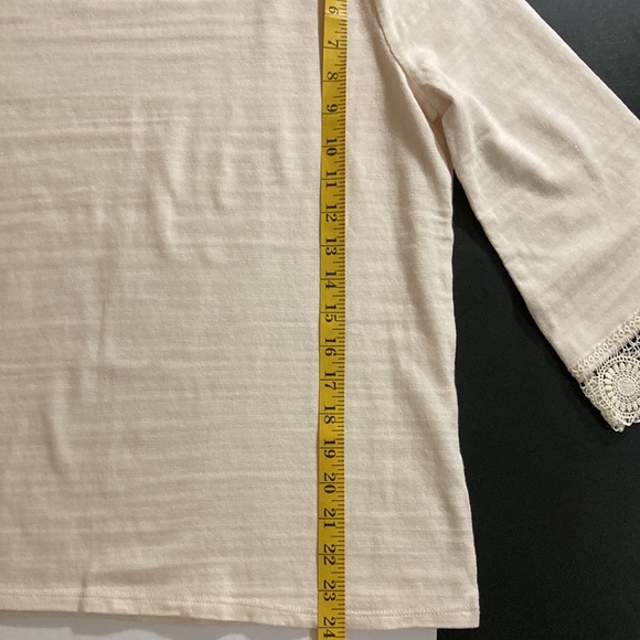 Loft cream Medium blouse 100%cotton Made in India. 3/4 sleeve lace at the cuffs - Picture 4 of 8